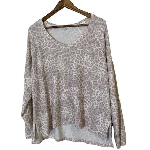Z Supply Animal Print Long Sleeve T Shirt Womens Sz M V Neck Fleece Texture - Picture 1 of 8